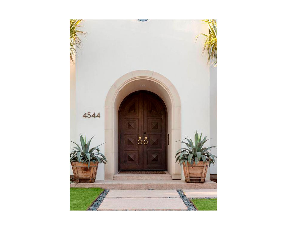 pavia-steel-door-modern-doors-solara-custom-and-lighting_690_572x1020.progressive