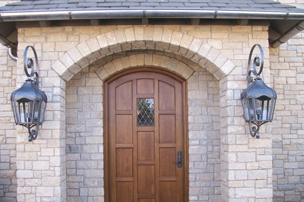 solara-custom-classic-steel-outdoor-lighting-entrance-berlin