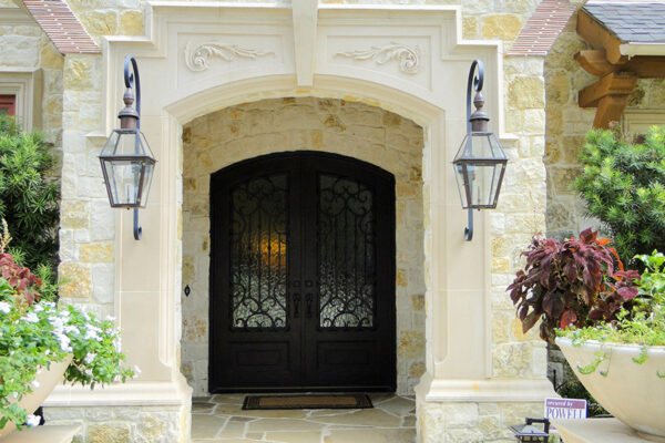 solara-custom-classic-steel-outdoor-lighting-entrance-bourbon
