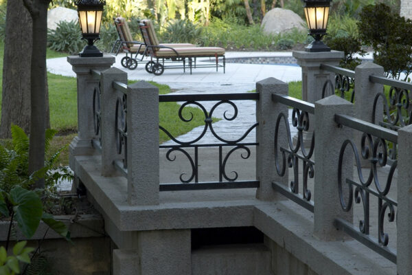 solara-custom-classic-steel-outdoor-lighting-patio-chianti