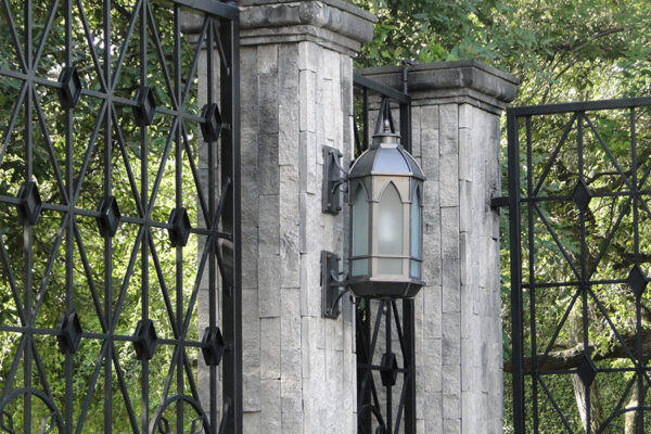 solara-custom-classic-steel-outdoor-lighting-entrance-girona