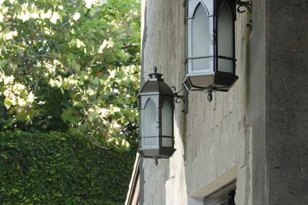 solara-custom-classic-steel-outdoor-lighting-patio-girona