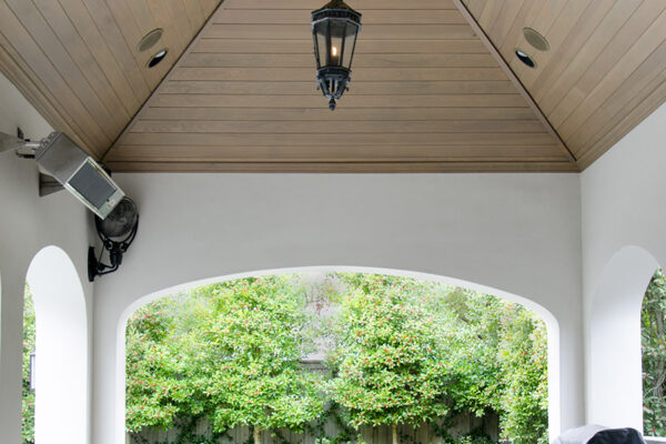 solara-custom-classic-steel-outdoor-lighting-pendant-lucerna