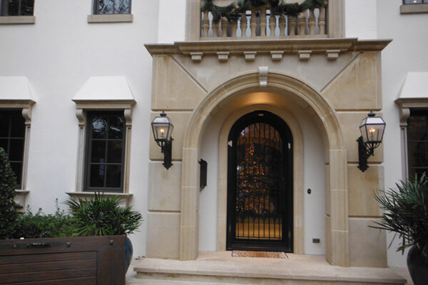 solara-custom-classic-steel-outdoor-lighting-entrance-bourbon