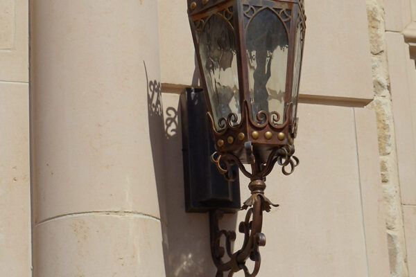 solara-custom-classic-steel-outdoor-lighting-entrance-dresden