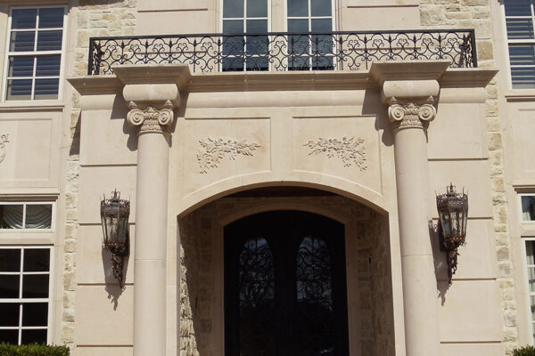 solara-custom-classic-steel-outdoor-lighting-entrance-dresden