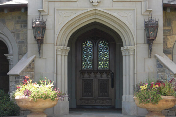 solara-custom-classic-steel-outdoor-lighting-entrance-dresden