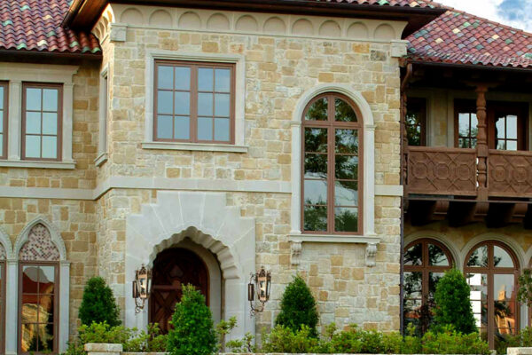 solara-custom-classic-steel-outdoor-lighting-facade-dresden