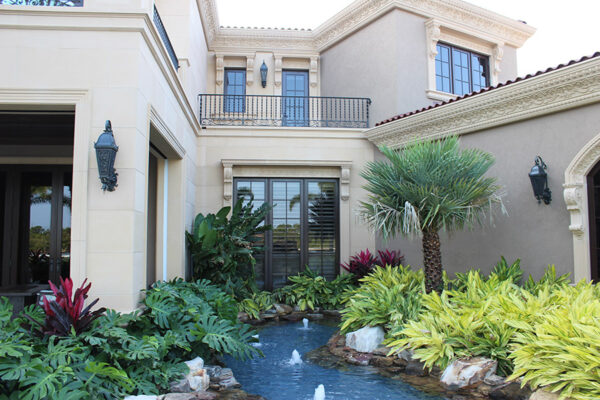 solara-custom-classic-steel-outdoor-lighting-patio-opryland