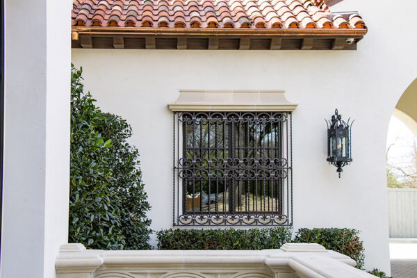 solara-custom-classic-steel-outdoor-lighting-patio-malaga