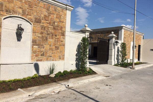 solara-custom-classic-steel-outdoor-lighting-entrance-jardin