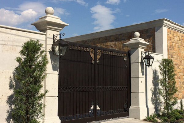 solara-custom-classic-steel-outdoor-lighting-entrance-jardin