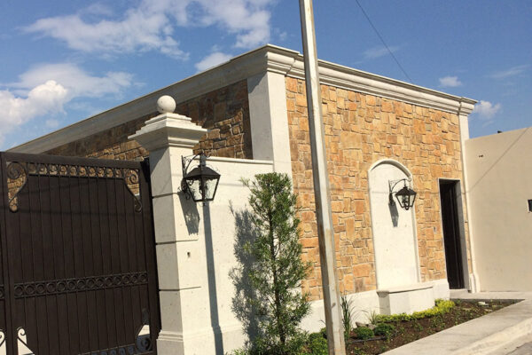 solara-custom-classic-steel-outdoor-lighting-entrance-jardin