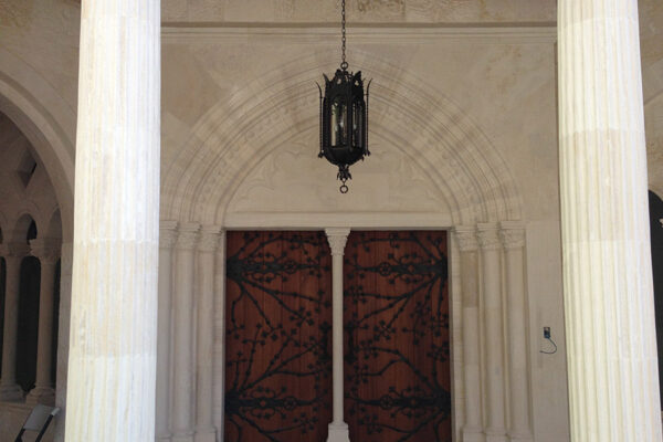 solara-custom-classic-steel-outdoor-lighting-entrance-cadiz