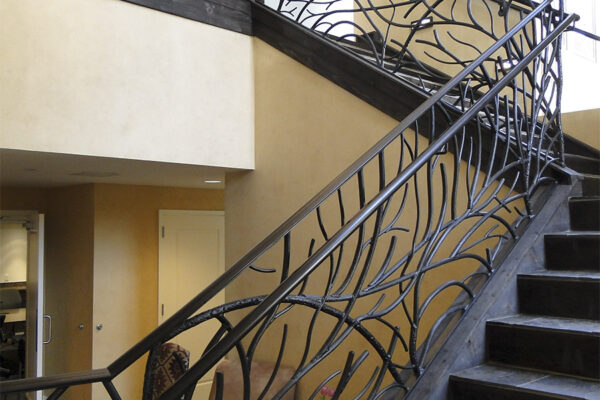Ronald-McDonald-House-Steel-Commerical-Vine-Doors-Lighting-Railings-(25)-como-objeto-inteligente-1