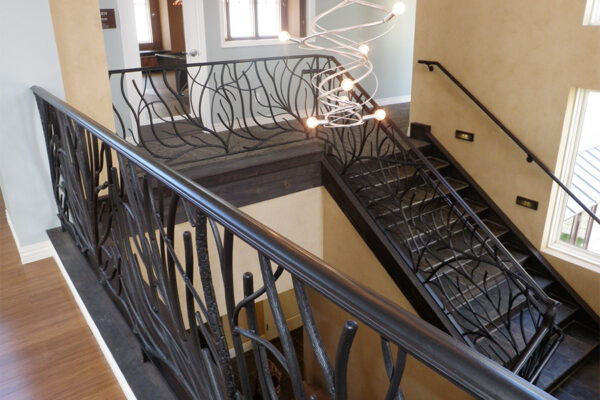 Ronald-McDonald-House-Steel-Commerical-Vine-Doors-Lighting-Railings-(37)-como-objeto-inteligente-1