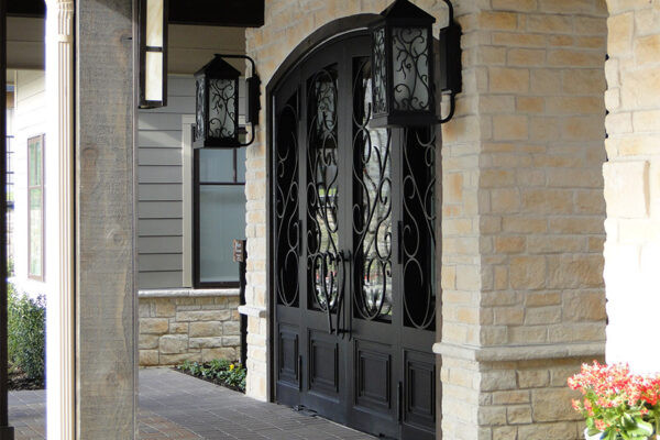 Ronald-McDonald-House-Steel-Commerical-Vine-Doors-Lighting-Railings-(7)-como-objeto-inteligente-1