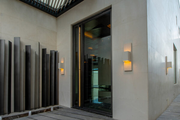 13-Akumal-Residence-Main-Entry-Steel-Pivot-Low-Profile-Door-(3)