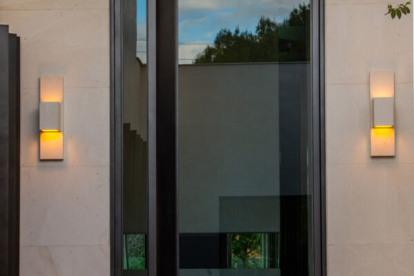 16-Akumal-Residence-Main-Entry-Steel-Pivot-Low-Profile-Door-(4)
