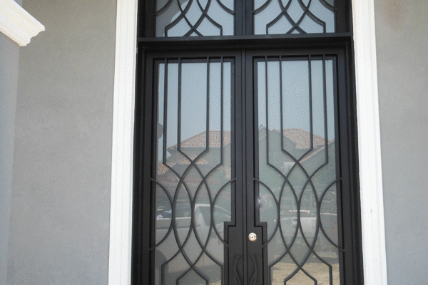 11-Rings-modern-classic-wrought-iron-doors-contemporary-steel-doors-solara-doors-lighting-MOD-S1024-(35)