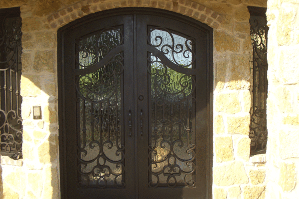 Crescent-classic-wrought-iron-doors-contemporary-steel-doors-solara-doors-lighting-CLA-S3043-(3)