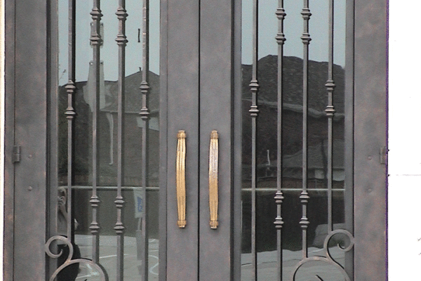 Handtrail-classic-wrought-iron-doors-contemporary-steel-doors-solara-doors-lighting-CLA-S3058-(4)