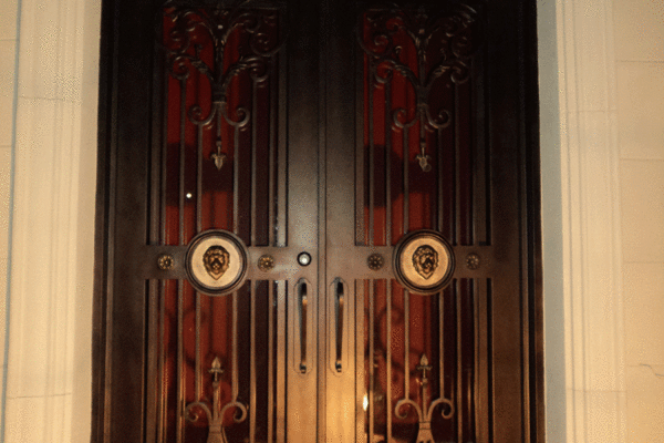 Lionshead-classic-wrought-iron-doors-contemporary-steel-doors-solara-doors-lighting-CLA-S3057-(6)