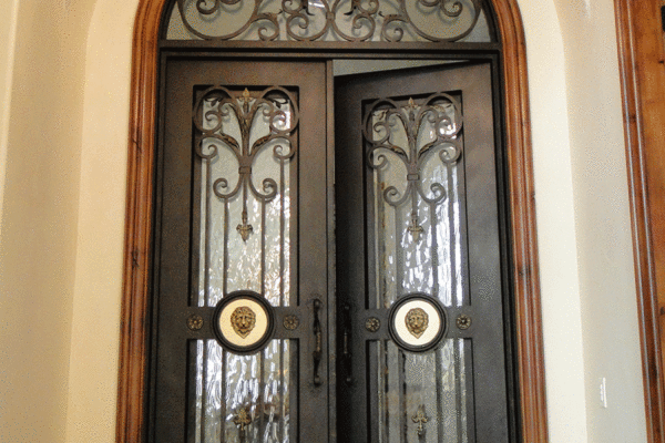 Lionshead-classic-wrought-iron-doors-contemporary-steel-doors-solara-doors-lighting-CLA-S3057-(8)